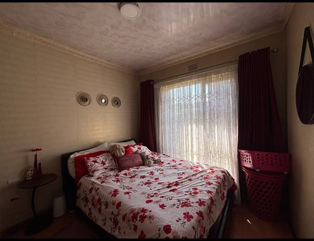 3 BEDROOM FREEHOLD FOR SALE IN KLIPPOORTJE